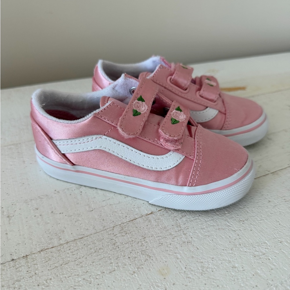 Vans toddler satin Sneakers in Pink and White